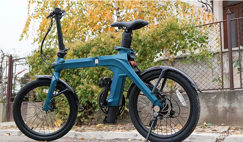 Das Elektrofahrrad Fiido X geparkt.