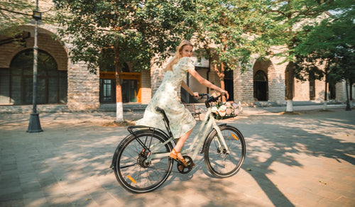 Leichtes Fiido C700 E-Bike mit Riemenantrieb und schlichtem, minimalistischem Rahmendesign