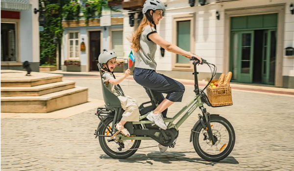 Darf man Erwachsene und Kinder auf einem E-Bike mitnehmen?