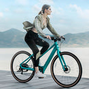 Frau fährt Fiido E-Gravel C22 E-Bike
